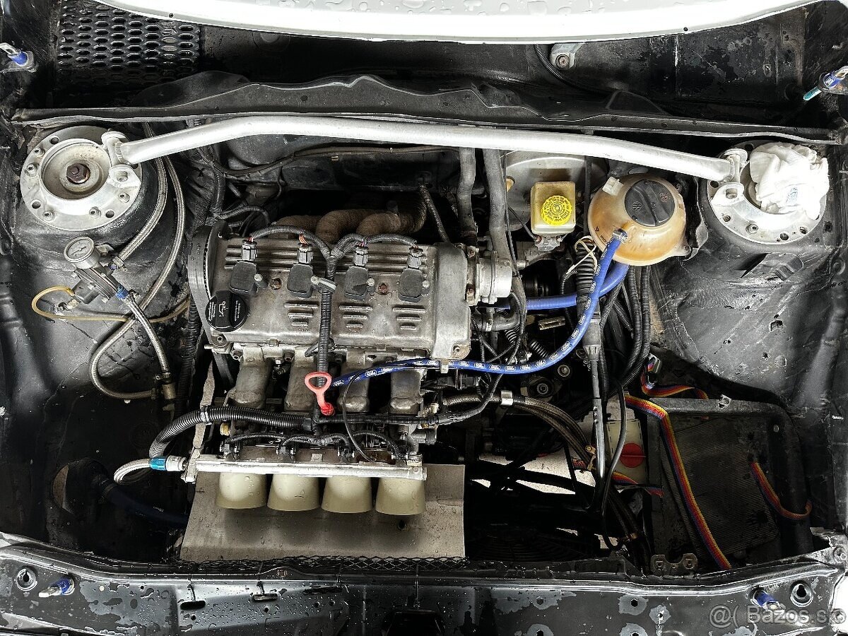 Volkswagen Golf závodné 1991 GTI raketa Rallye, cca 200 koní - 7