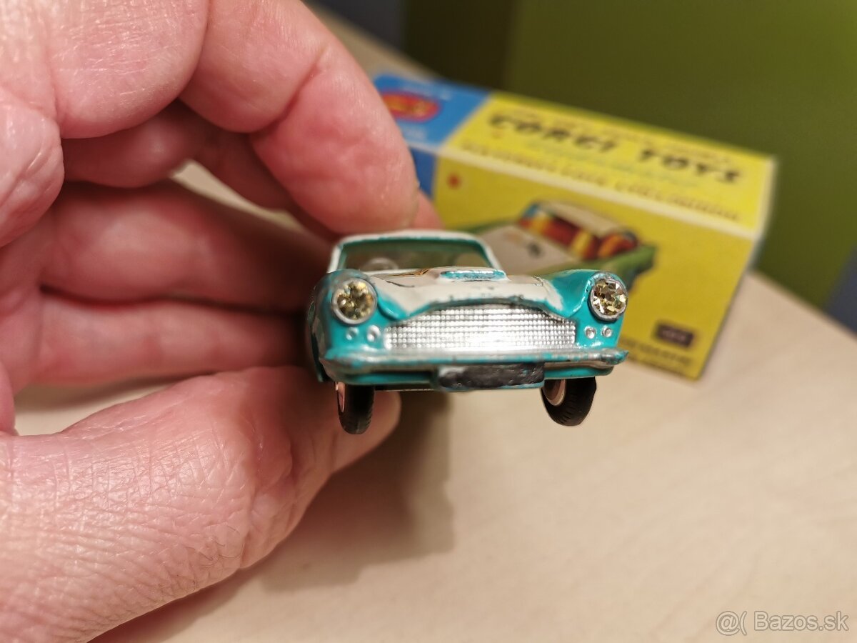 Corgi toys Aston Martin competition - 7