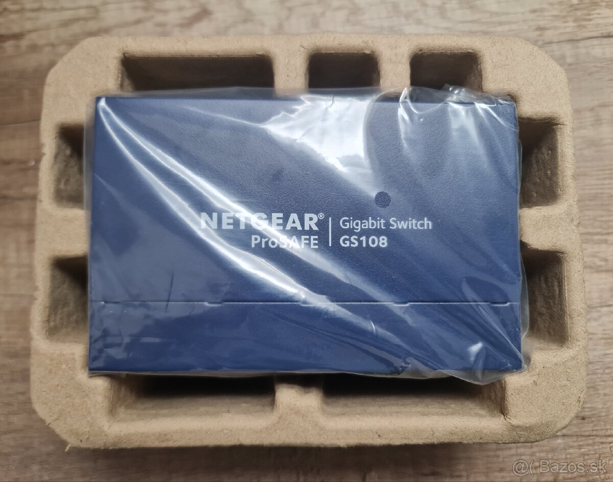 Netgear ProSAFE GS108 GbE switch - 7