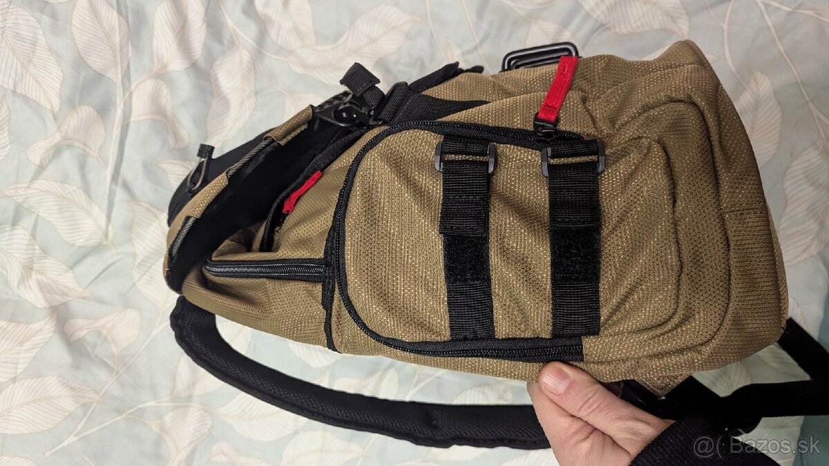 Predám úplne nový baťoh oakley 21l FOS901477-32 - 7