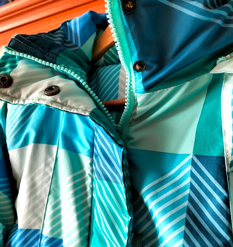 Tyrkysová vetrovka - 7