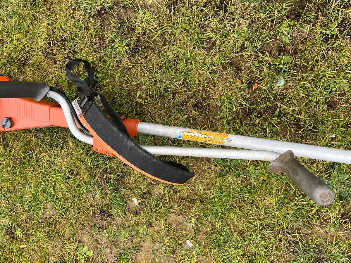 Krovinorez Husqvarna 245RX - 7