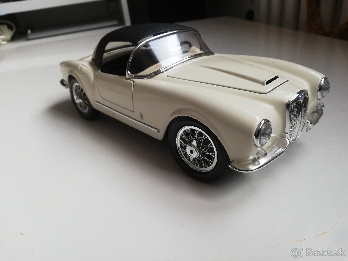 1:18 LANCIA Aurelia Bburago - 7