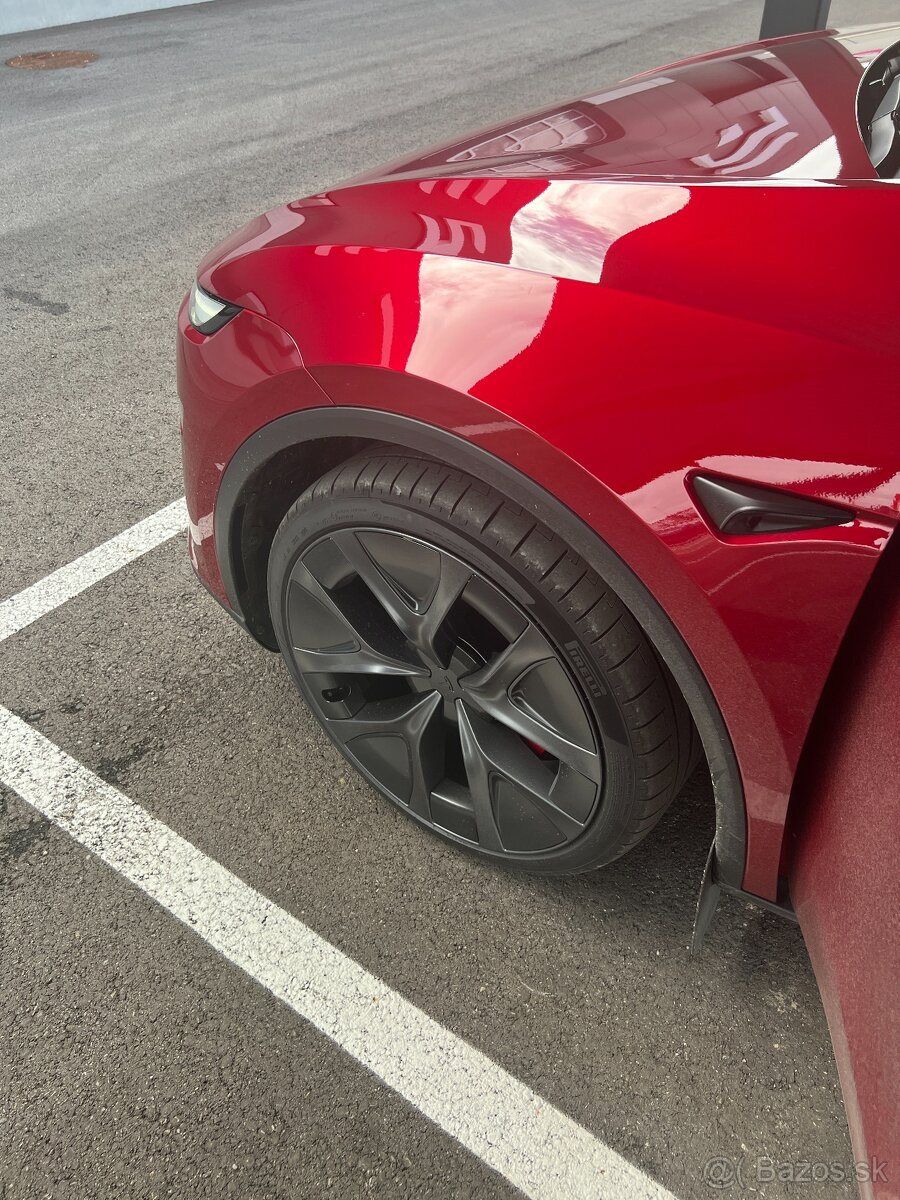 TESLA MODEL Y PERFORMANCE ALL-WHEEL DRIVE - 7