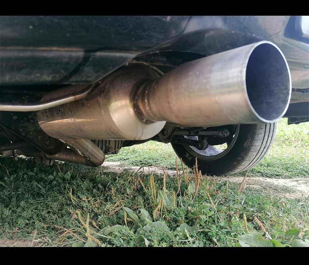 S U B A R U IMPREZA - 7