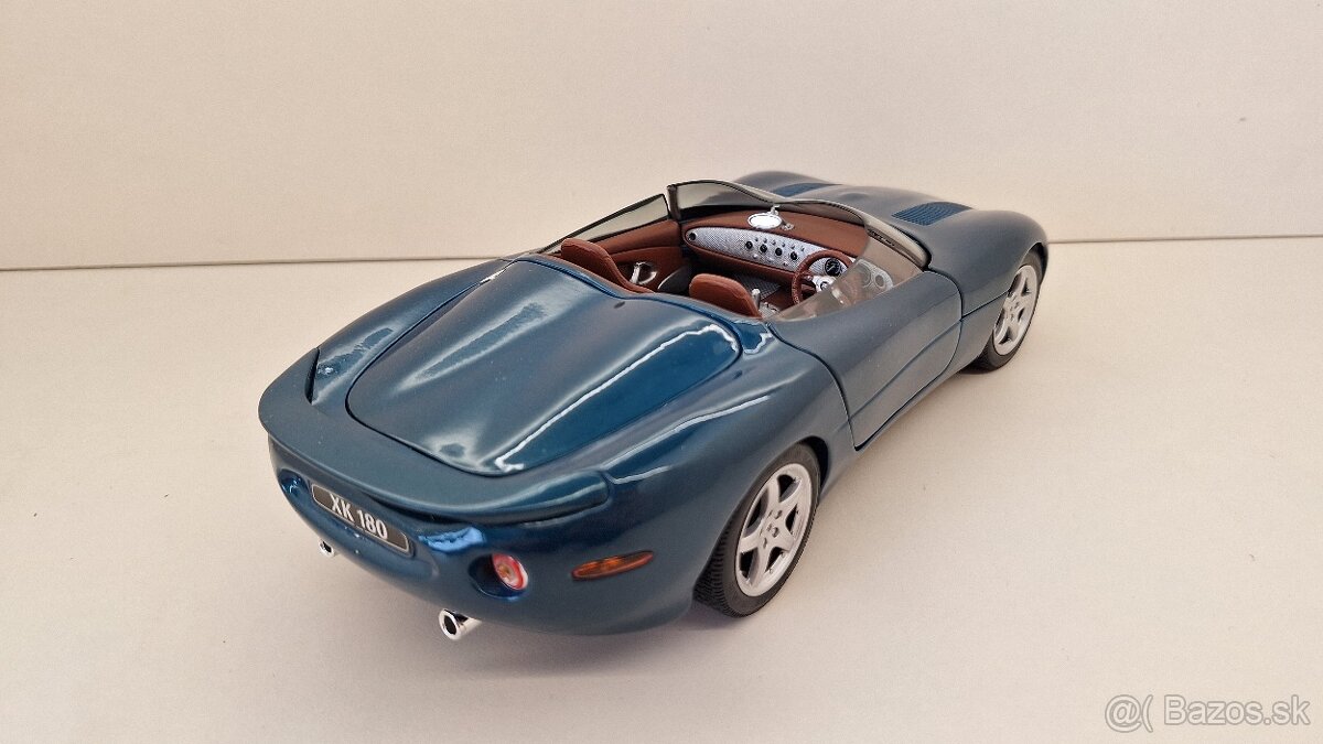 1:18 JAGUAR XK180 - 7