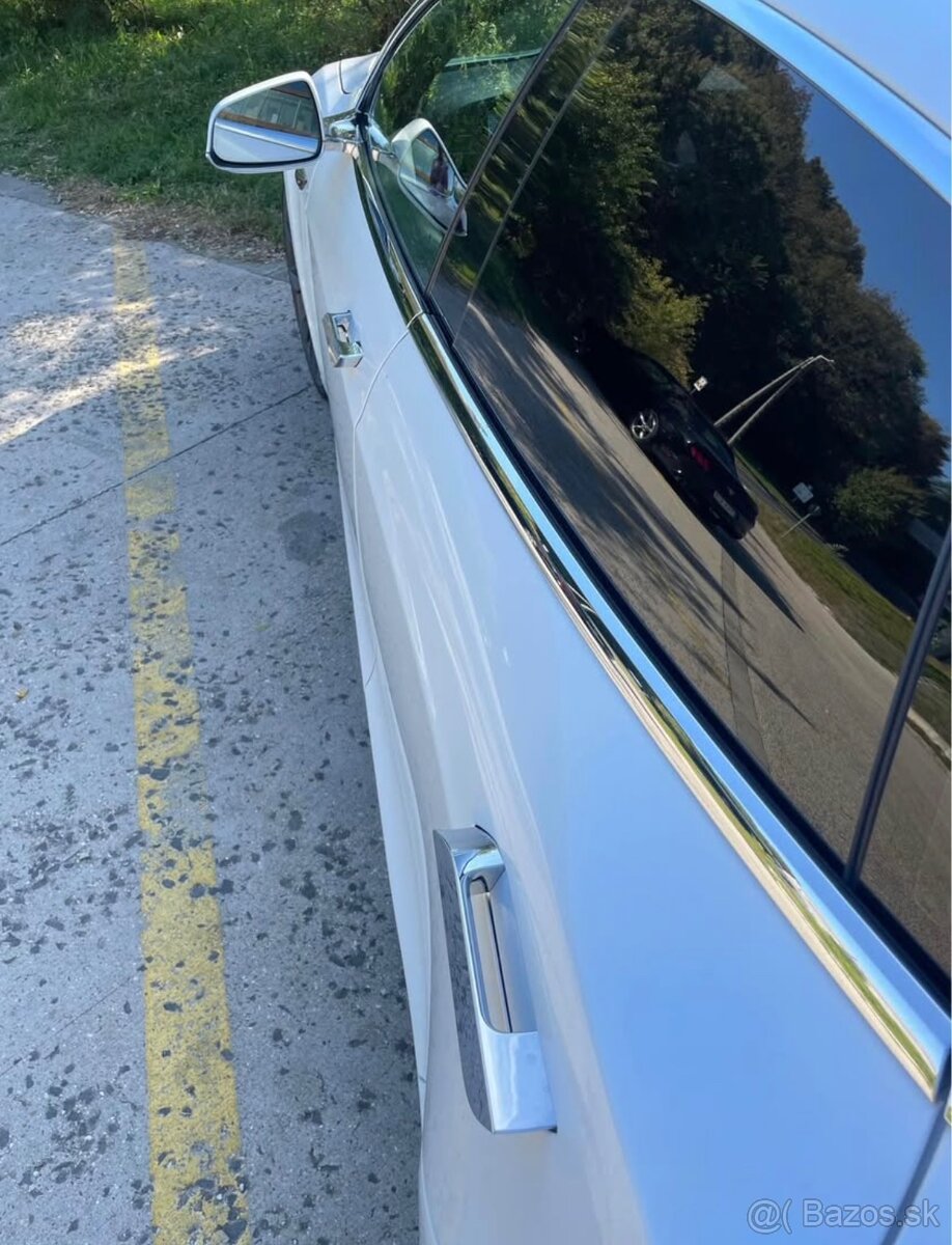 TESLA MODEL S - 7