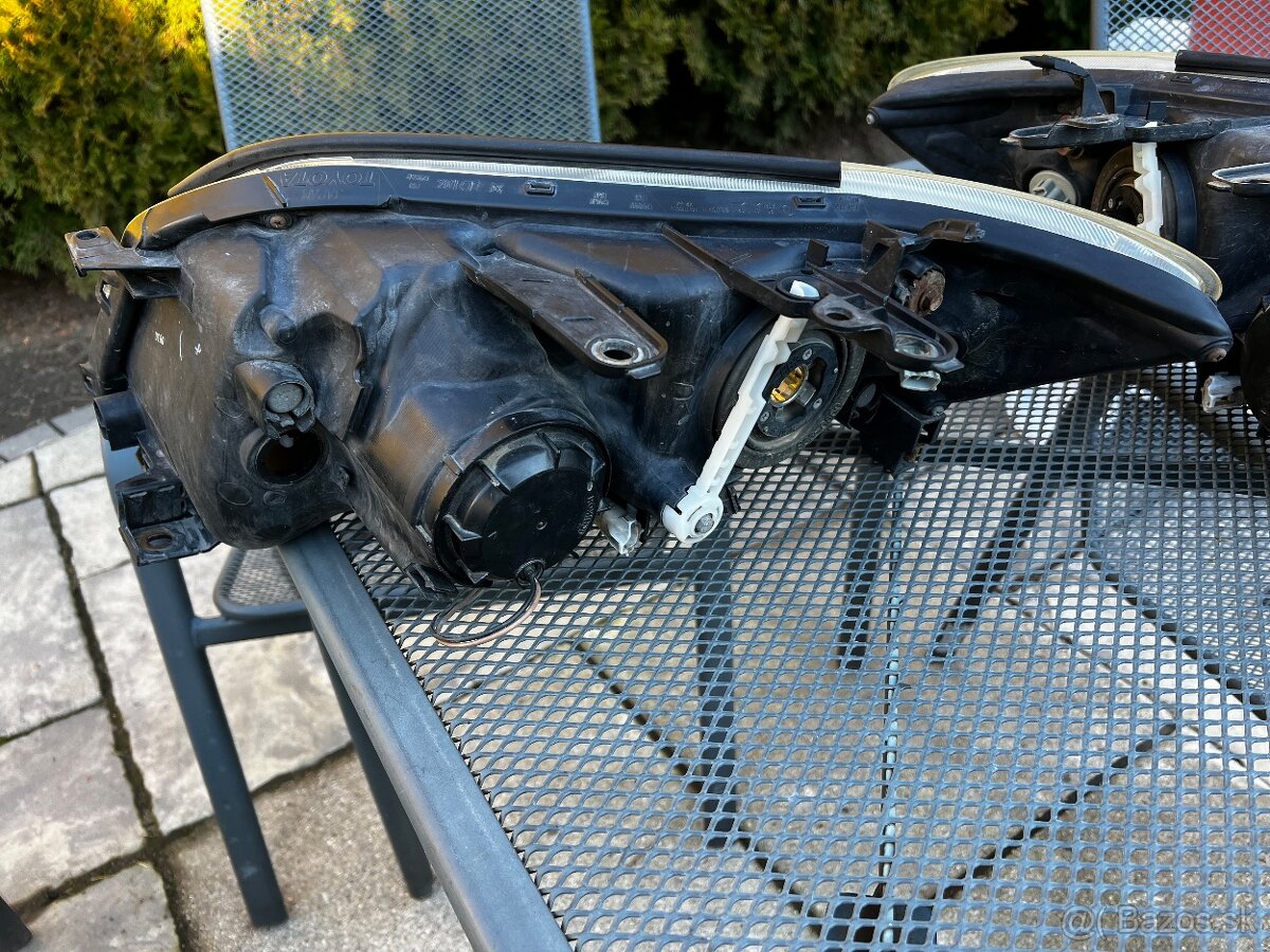 Svetla Toyota RAW4 - 7