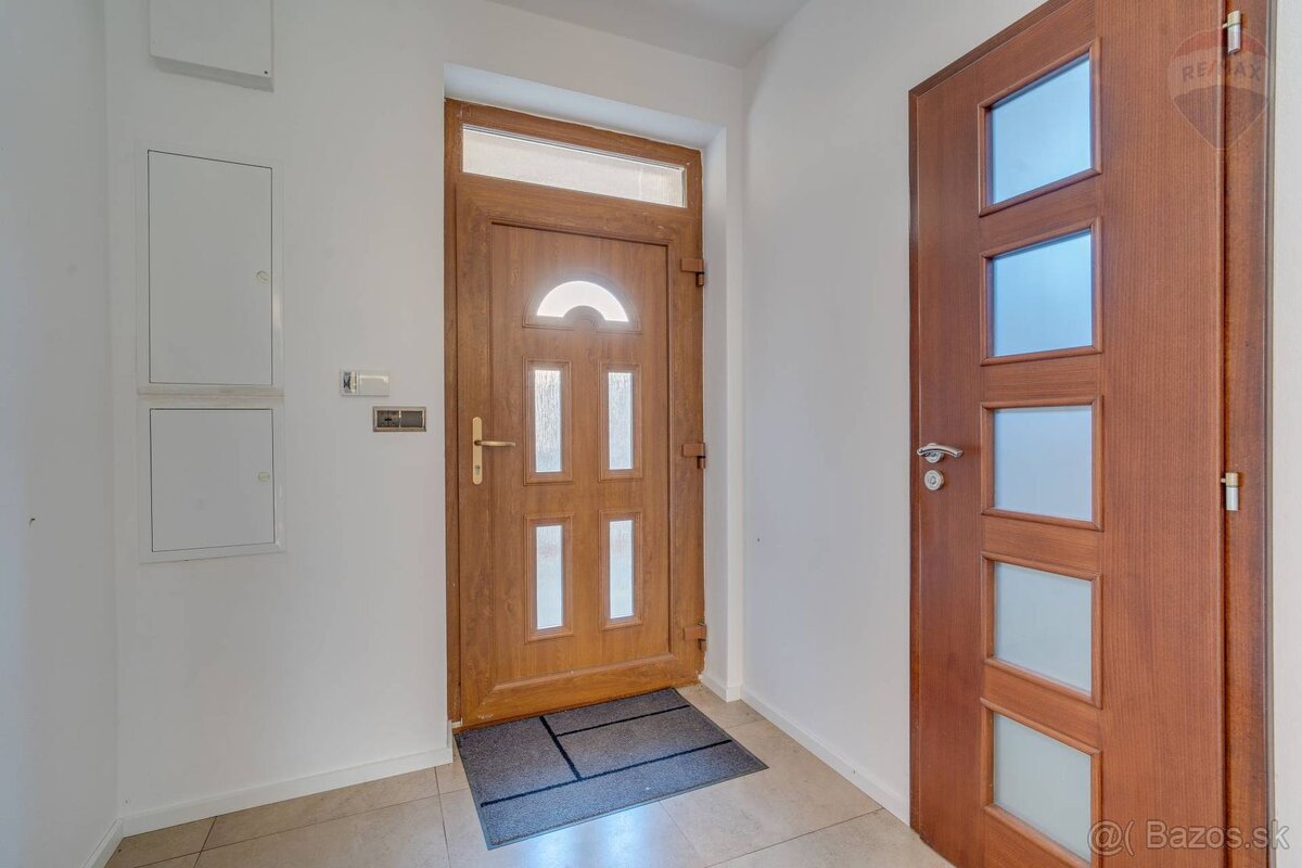 6-izbový rodinný dom s dvojgarážou v Malinove - 7