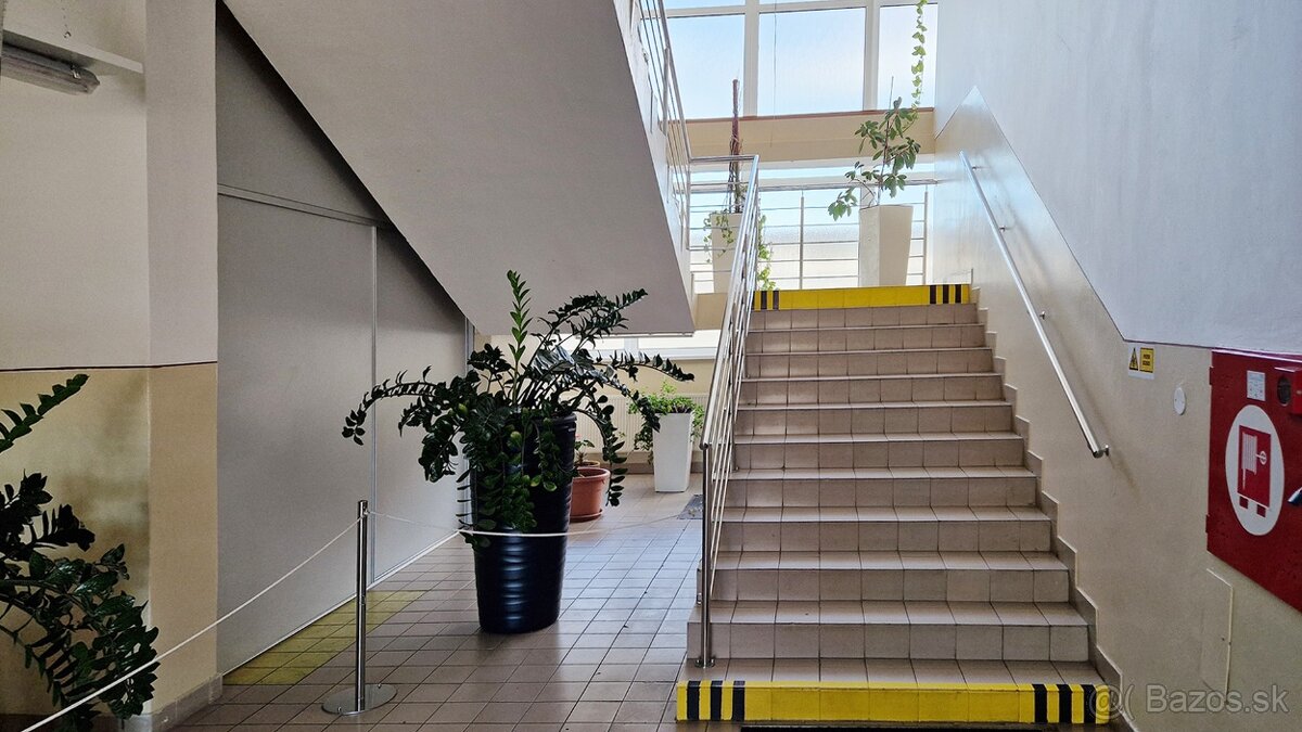 Kancelária na prenájom – Prievidza | 67 m² | 2 miestnosti - 7