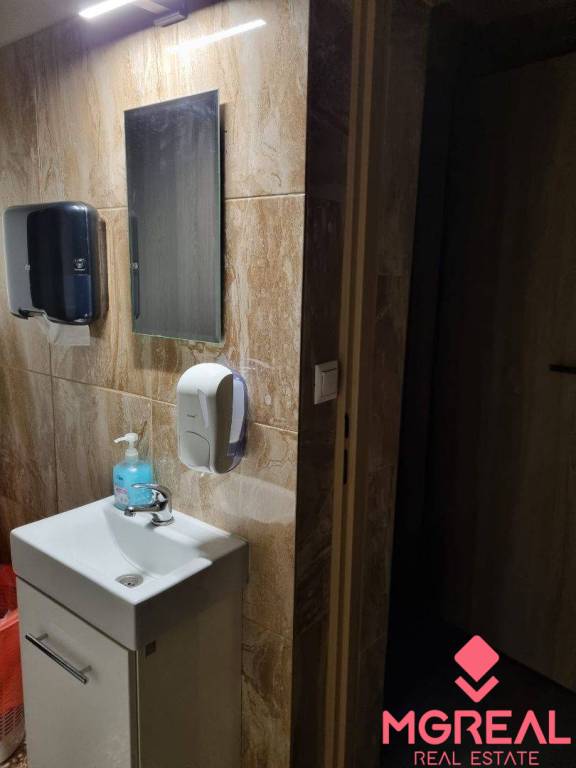 Obchodný priestor /bar, kaviareň, herňa.../ Komjatice - 7