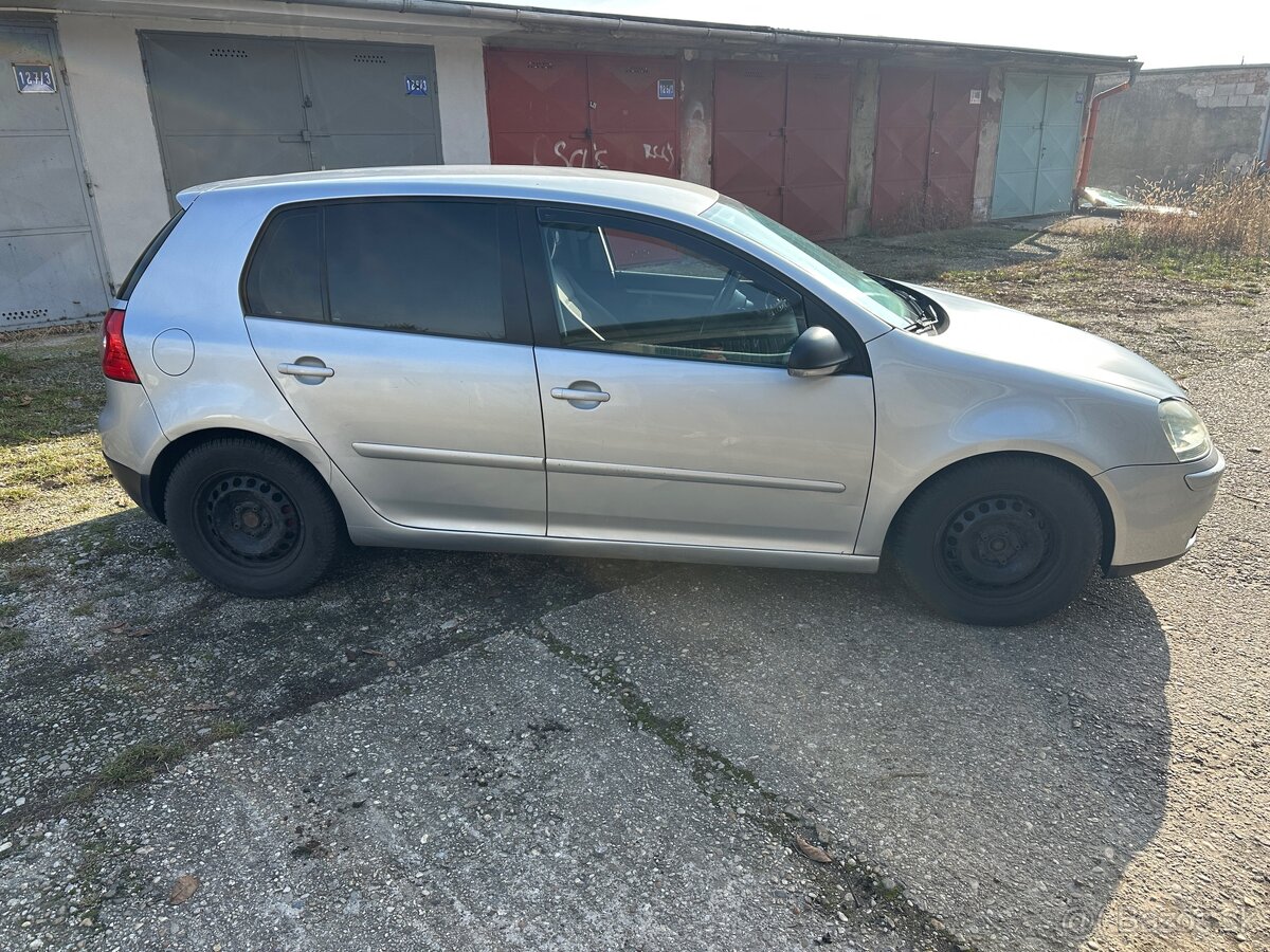 Predám Golf 5 , 1.4 Benzín 66kw - 7