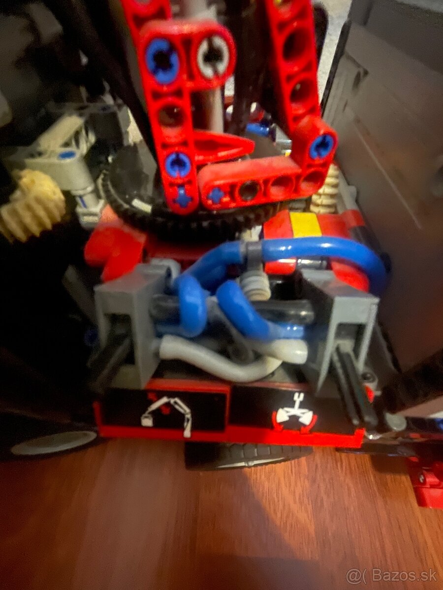 Lego TECHNIK nakladiak/ zeriav vo vybornom stave - 7