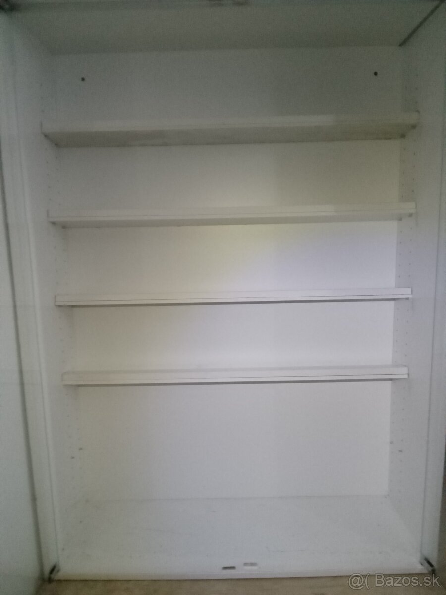 presklená vitrína do predajne obchodu vystavenie tovaru - 7