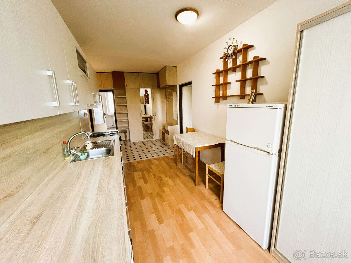 Zvolen, Západ – veľký 3-izb. byt, loggia, výborná lokalita - 7