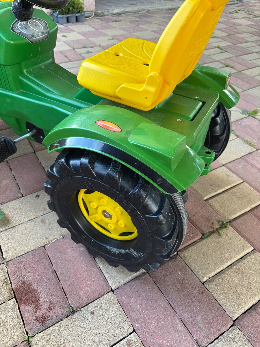 Traktor na pedalovanie - 7