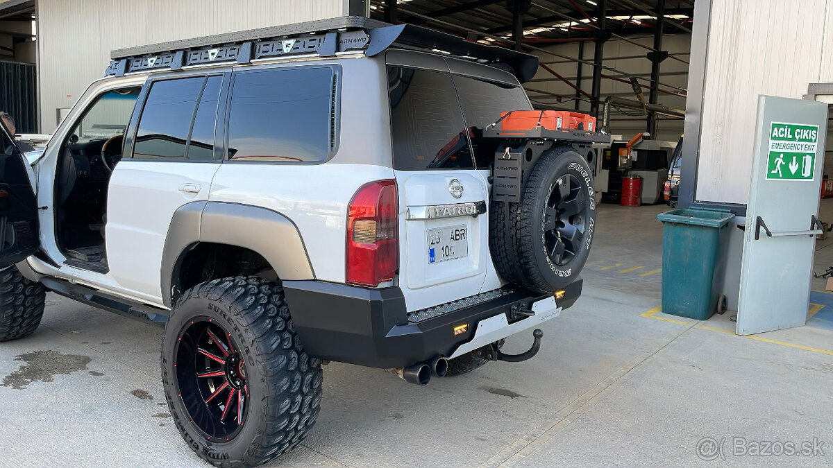 Zadný pevnostný nárazník Nissan Patrol Y61 - 7