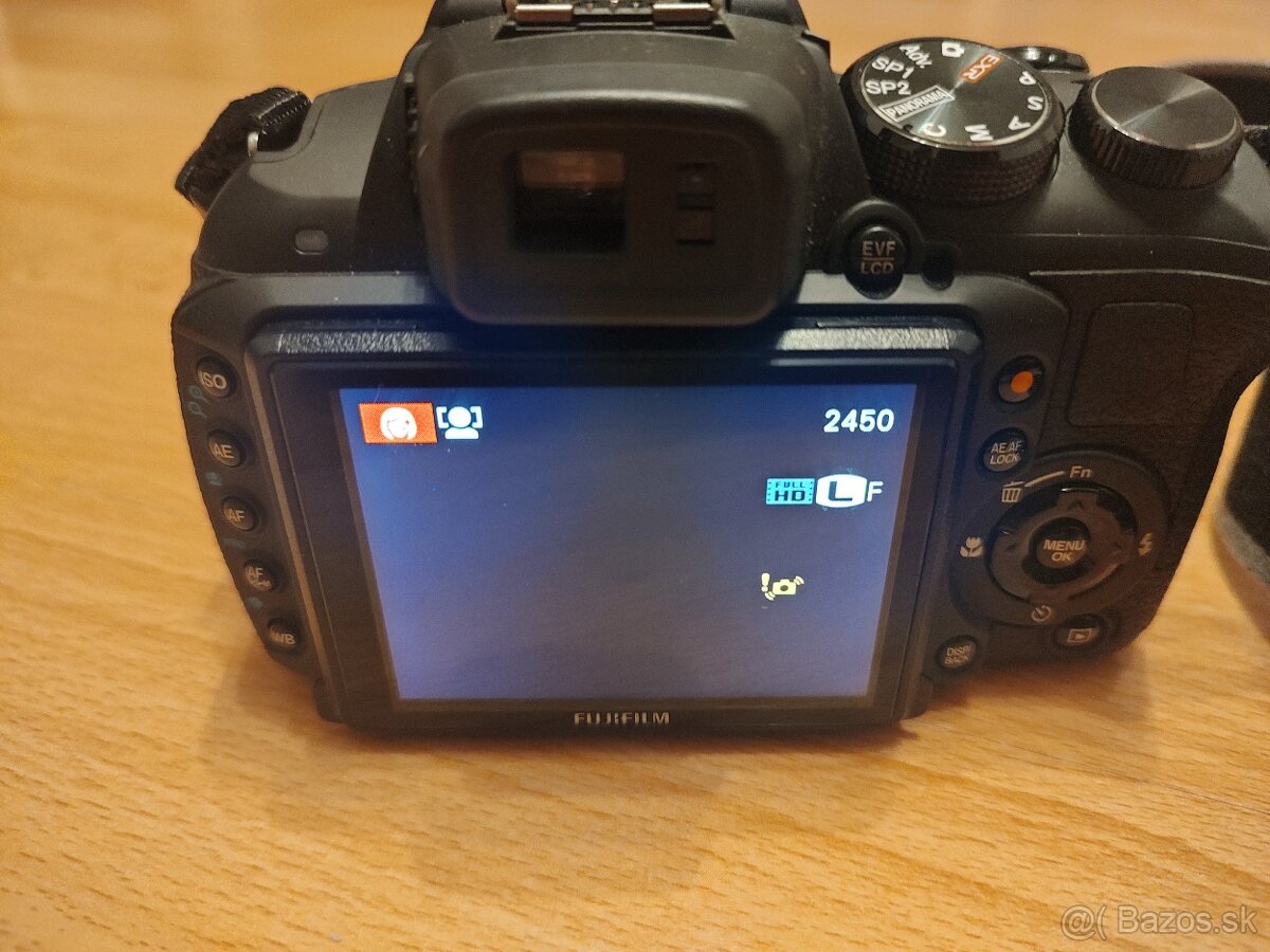 Fujifilm Finepix HS25EXR + Brasna - 7