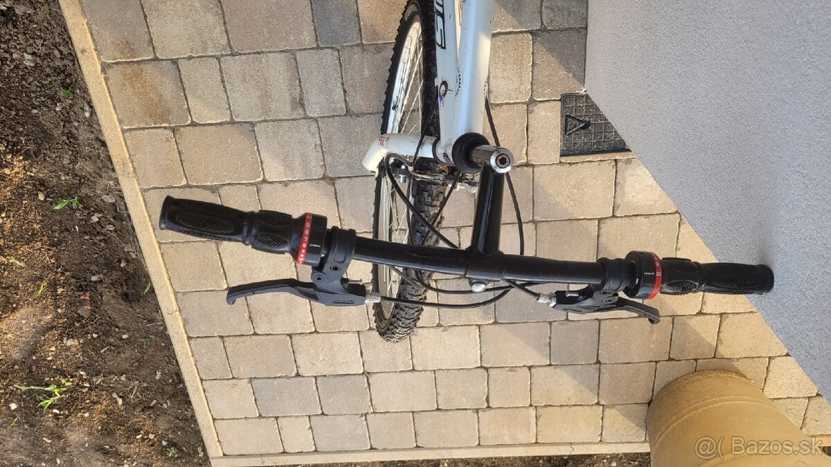 Predám bicykel veľkosť kolies 26 - 7