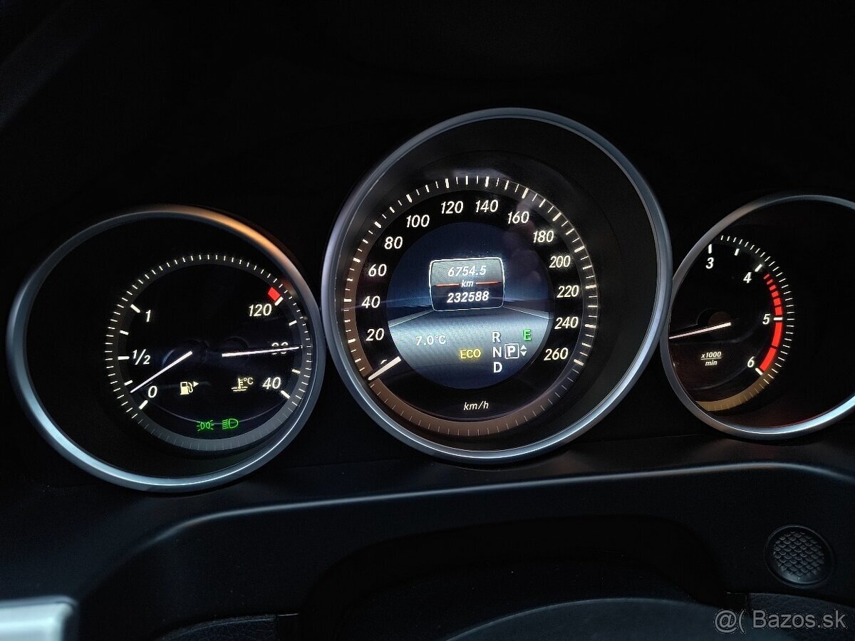 Mercedes benz E200 - 7