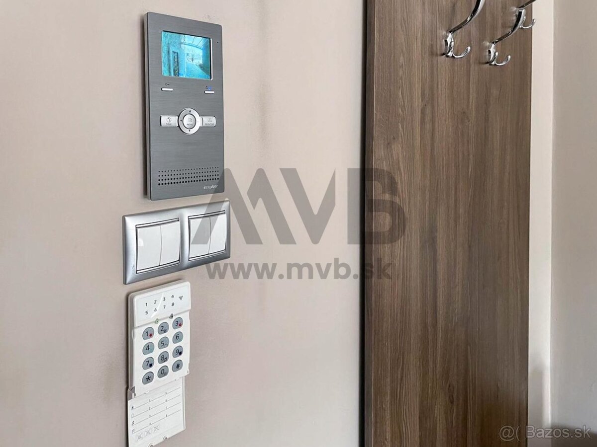 KANCELÁRIA V CENTRE MESTA V BUDOVE VÚB | KOMÁRNO - 7