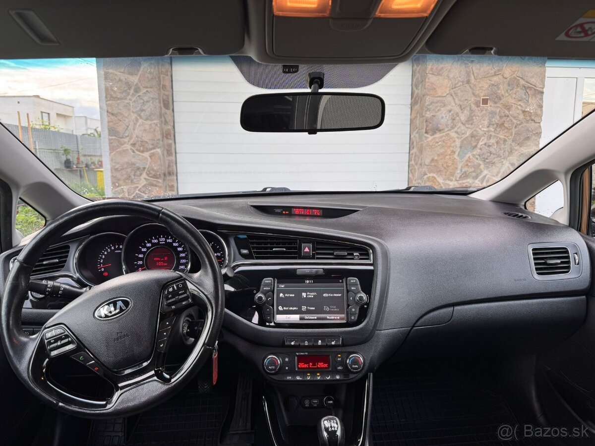 Kia Ceed combi 1,6 GDi GOLD my 2016 - 7