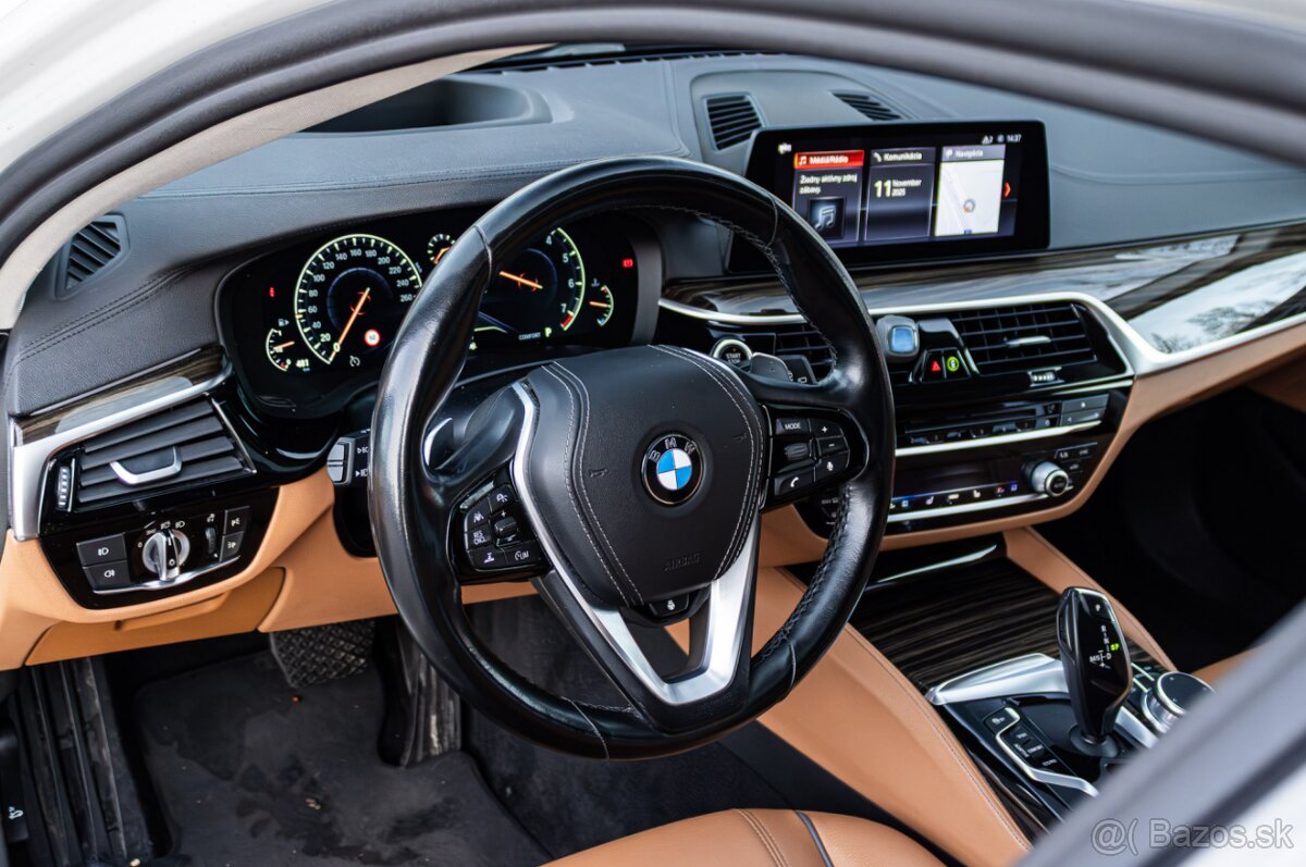 BMW 540i xDrive 250kW / TOP STAV / Panoráma / HeadUp / - 7