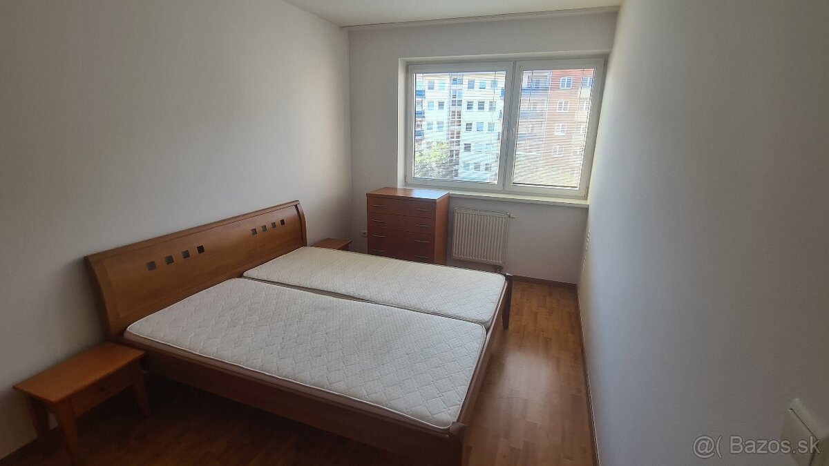 Predám 2-izbový byt v Petržalke na Šustekovej - 7