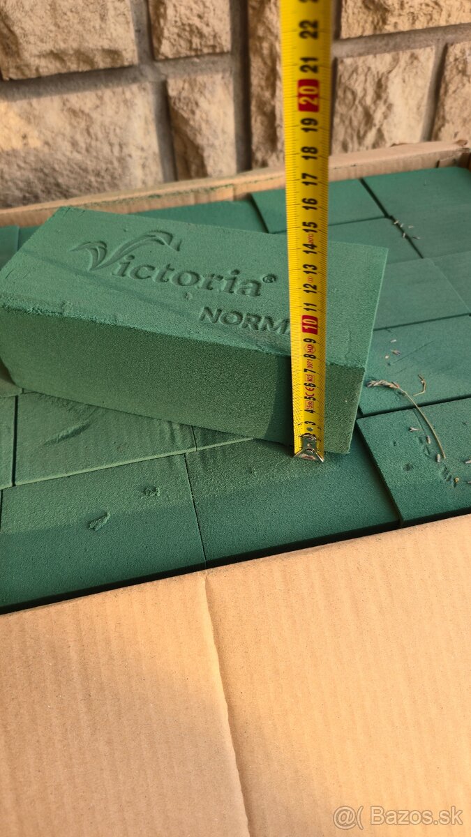 Aranžovacia / floristicka hmota na zive kvety zo svadby - 7