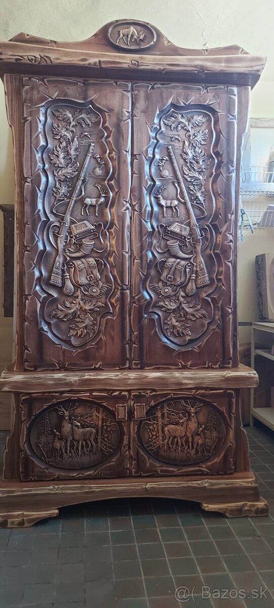 Drevená skriňa Pólovnicke motívy V-220cm,Š-120cm,hl.55 - 7