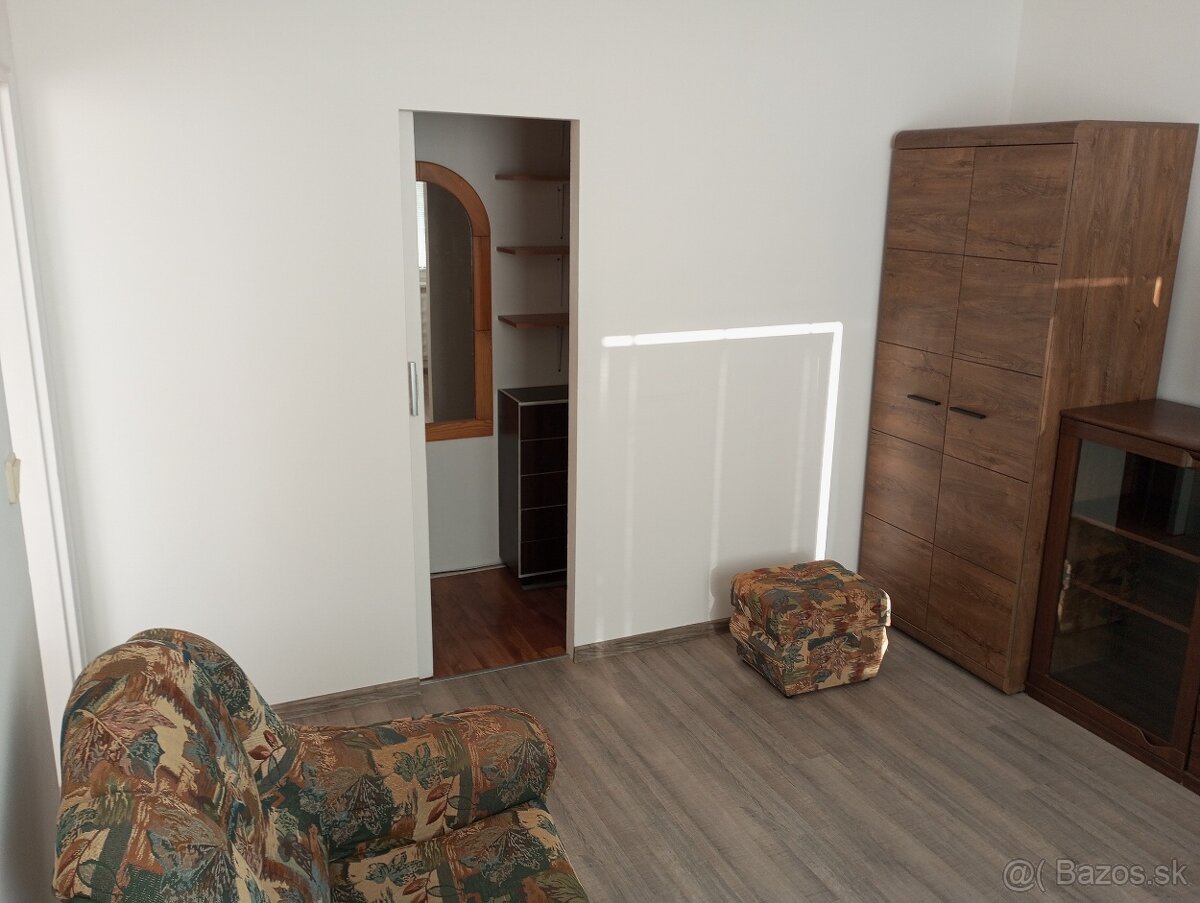 Prenájom 1 izbový byt - 7