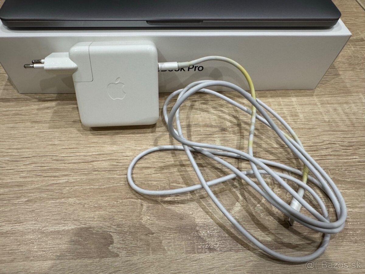 Apple MacBook Pro 13\" 2019, touch bar - 7