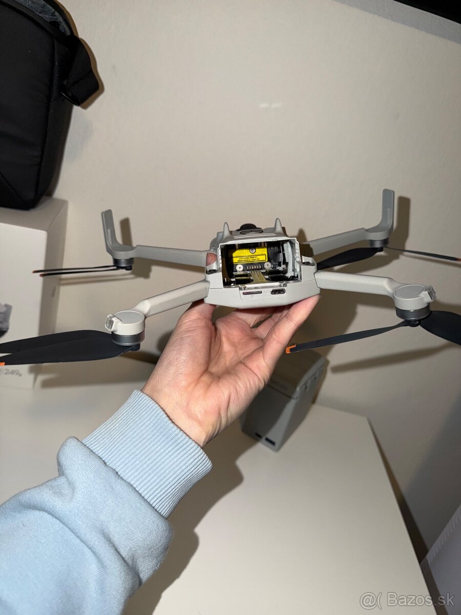 DJI Mini 4 Pro Fly More Combo - 7