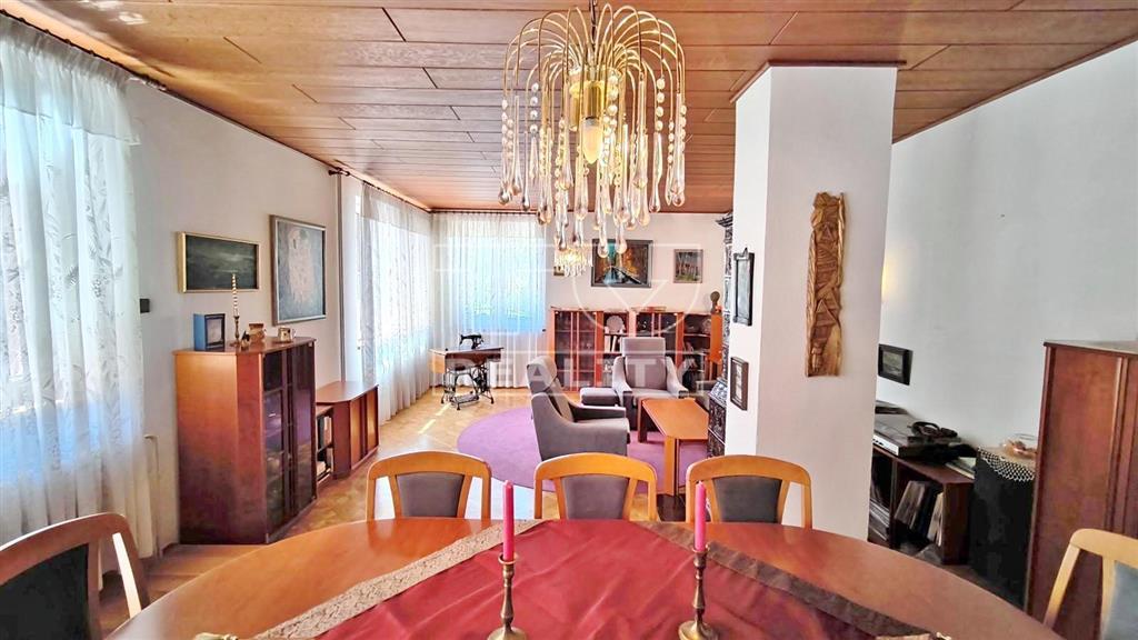 REZERVOVANÉ Rodinný dom s bazénom, saunou a dvoma... - 7