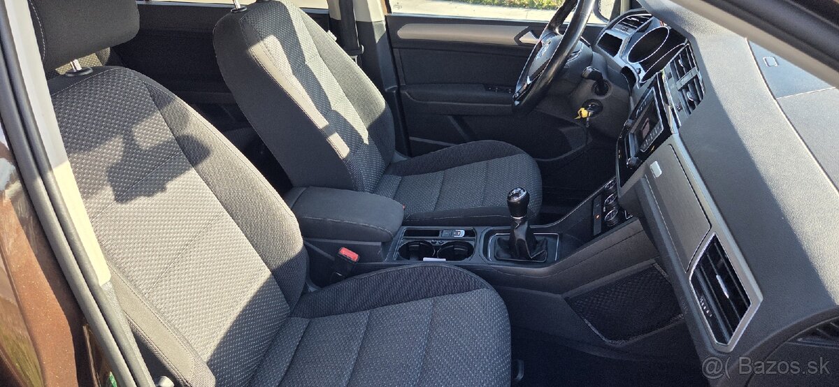 VW Touran 2.0Tdi 7 miestne - 7