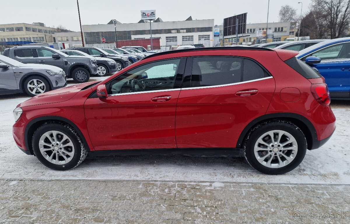 MERCEDES-BENZ GLA 180 A/T - 7