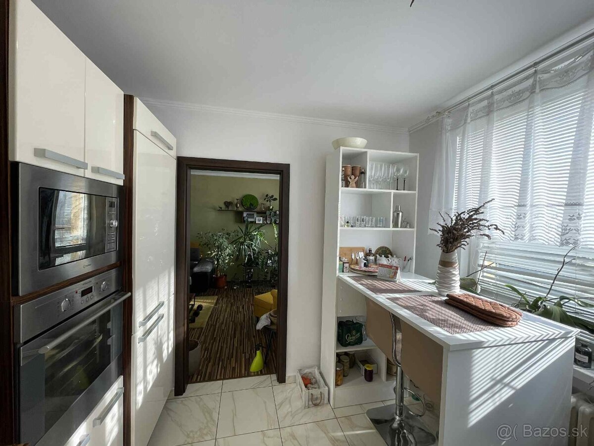 Na predaj byt 3+1 s komorou a dvomi balkónmi v meste Skalica - 7