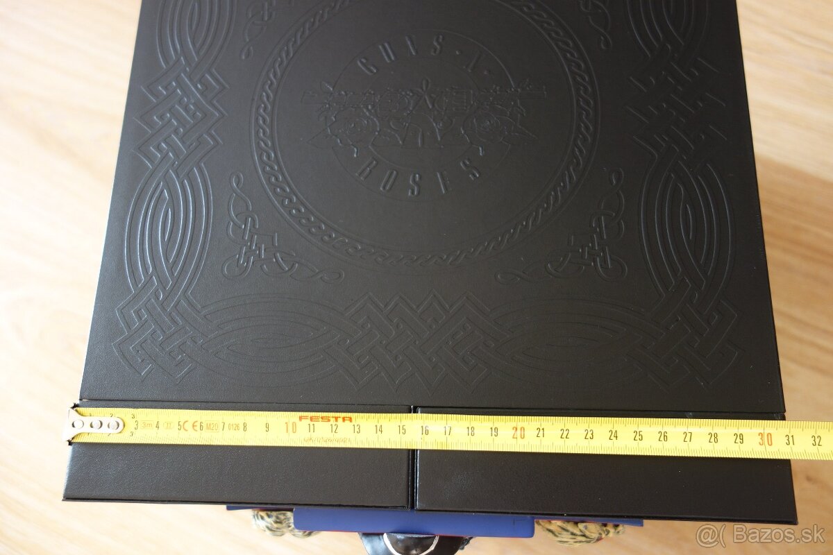 Guns n Roses Merch BOX - 7