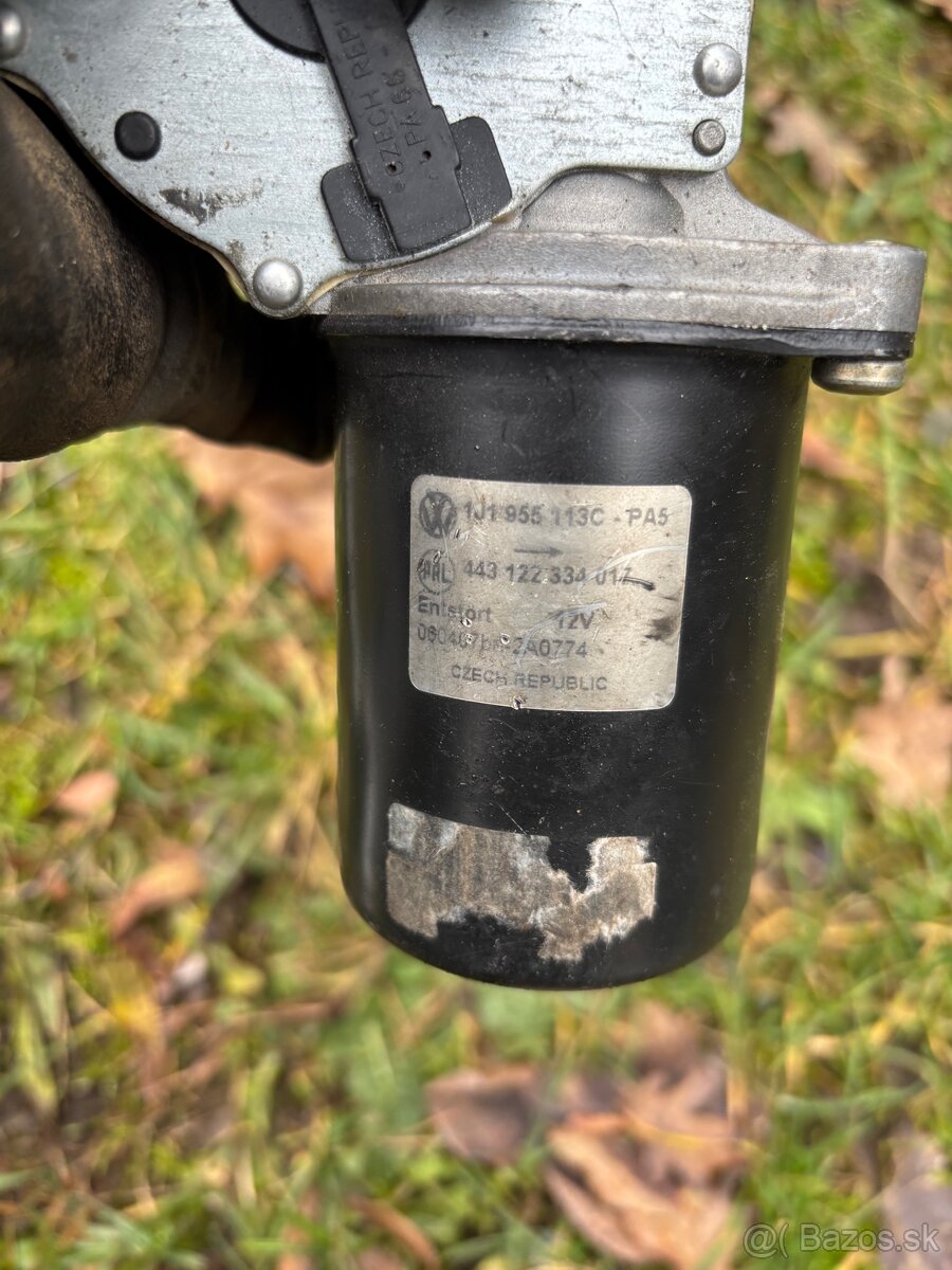 Motorcek zadneho stieraca - 7