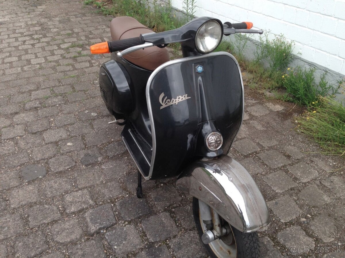 Vespa 50 s okrúhlym riadidlom Piaggio – jubilejná reedícia - 7