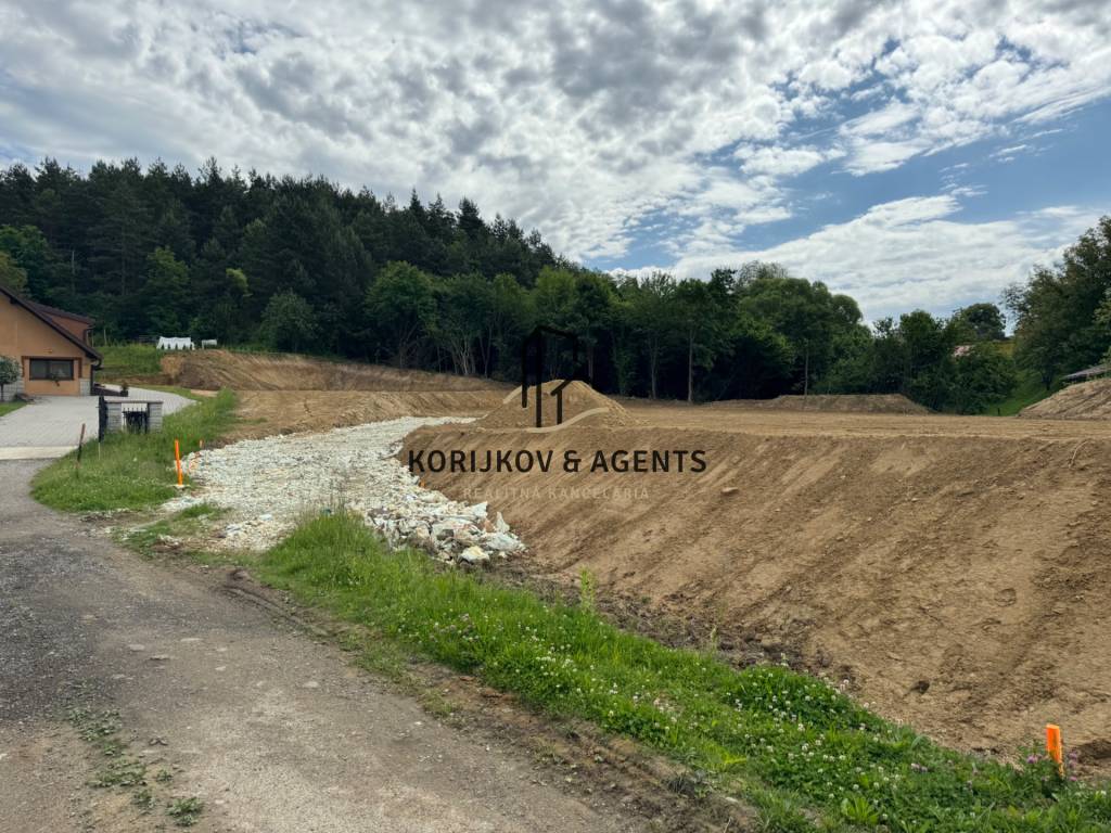 PREDAJ, Stavebné pozemky Gruzovce, 5 min do HE - 7
