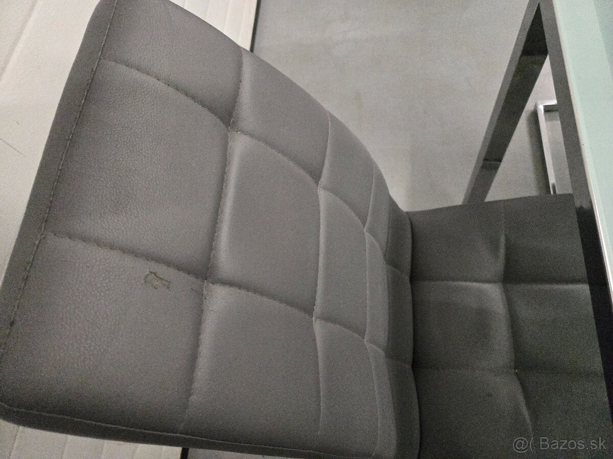 Moderná kuchynská sedacia súprava stôl + 4 stoličky - 7