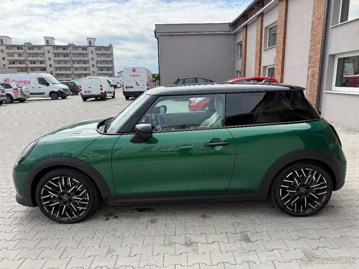MINI COOPER C Race Green 2025 - 7