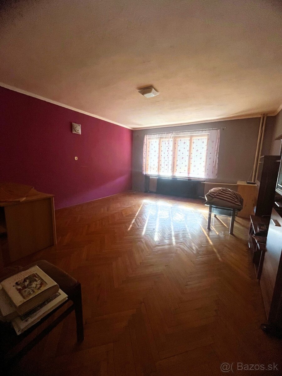 Poschodový rodinný dom s garážou, obec Kalná nad hronom - 7