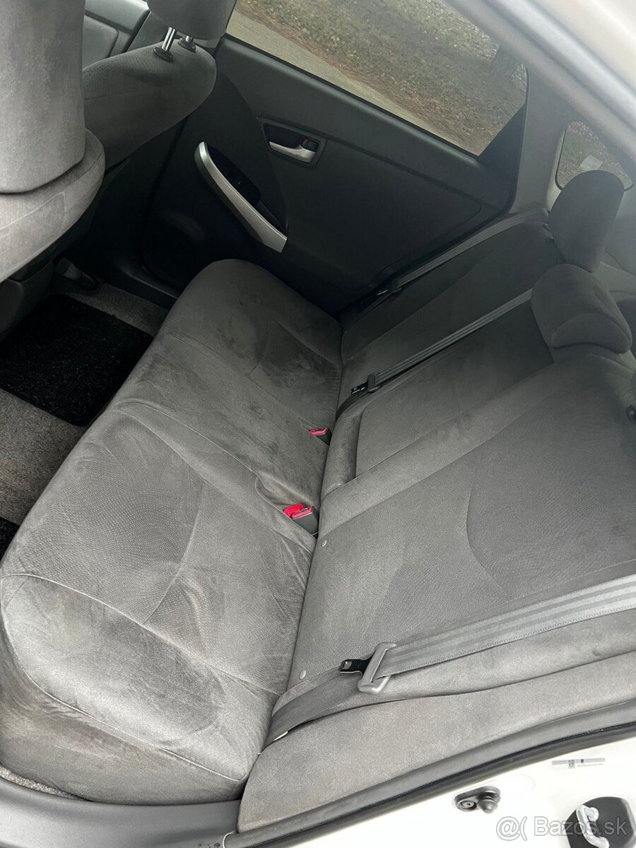 Toyota prius hybrid (2010) - 7