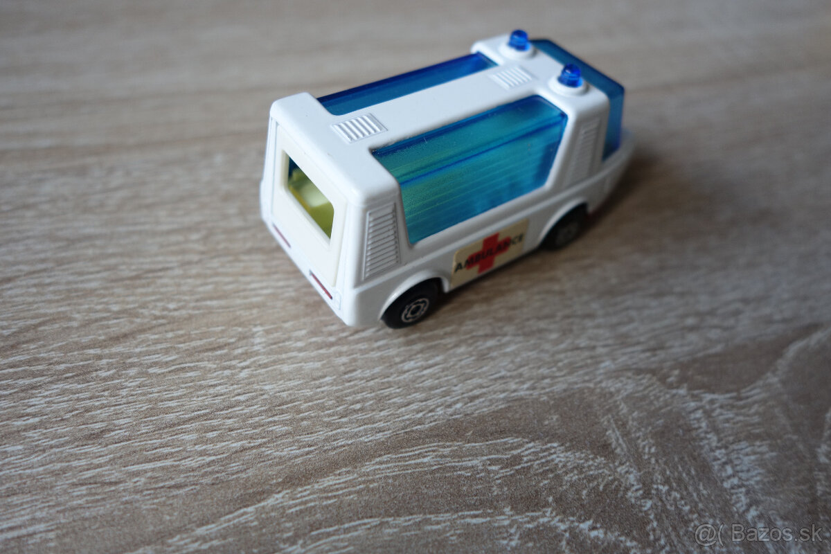 Matchbox Superfast No. 46 Stretcha Fetcha Ambulance - 7