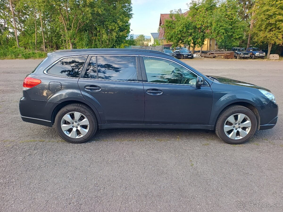 SUBARU OUTBACK 2.5 benzín 2010 - 7