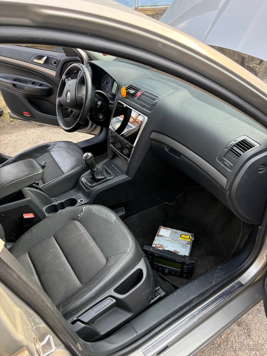 Rozpredam Octaviu 2 2.0TDi - 7