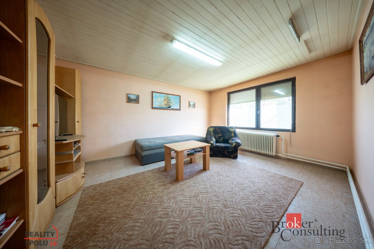 Na predaj rodinný dom so záhradou v obci Radzovce, okres Luč - 7