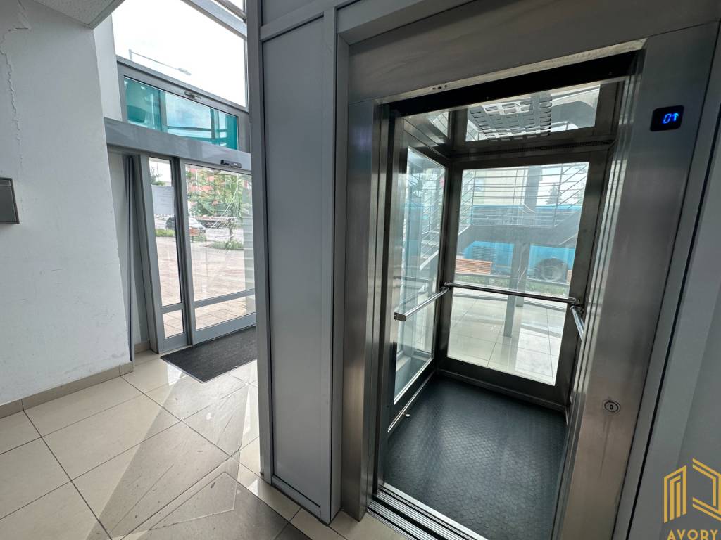 NA PRENÁJOM KOMERČNÝ PRIESTOR (88m2) V CENTRE SENICE - 7